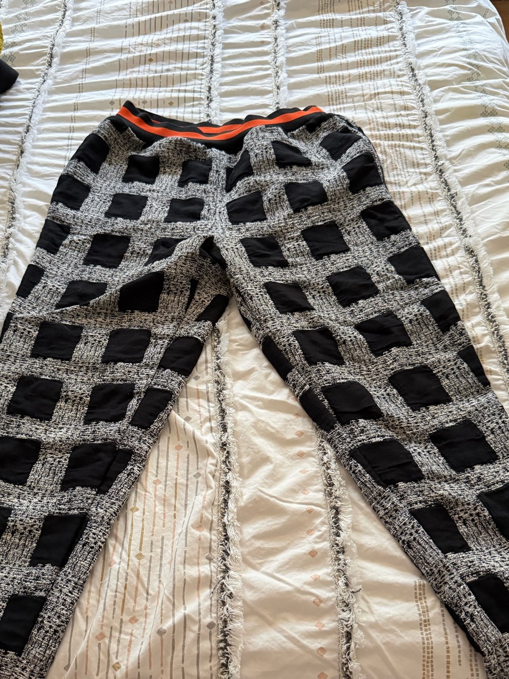 ASOS Women’s Black & Gray Patterned Casual Pants size 8